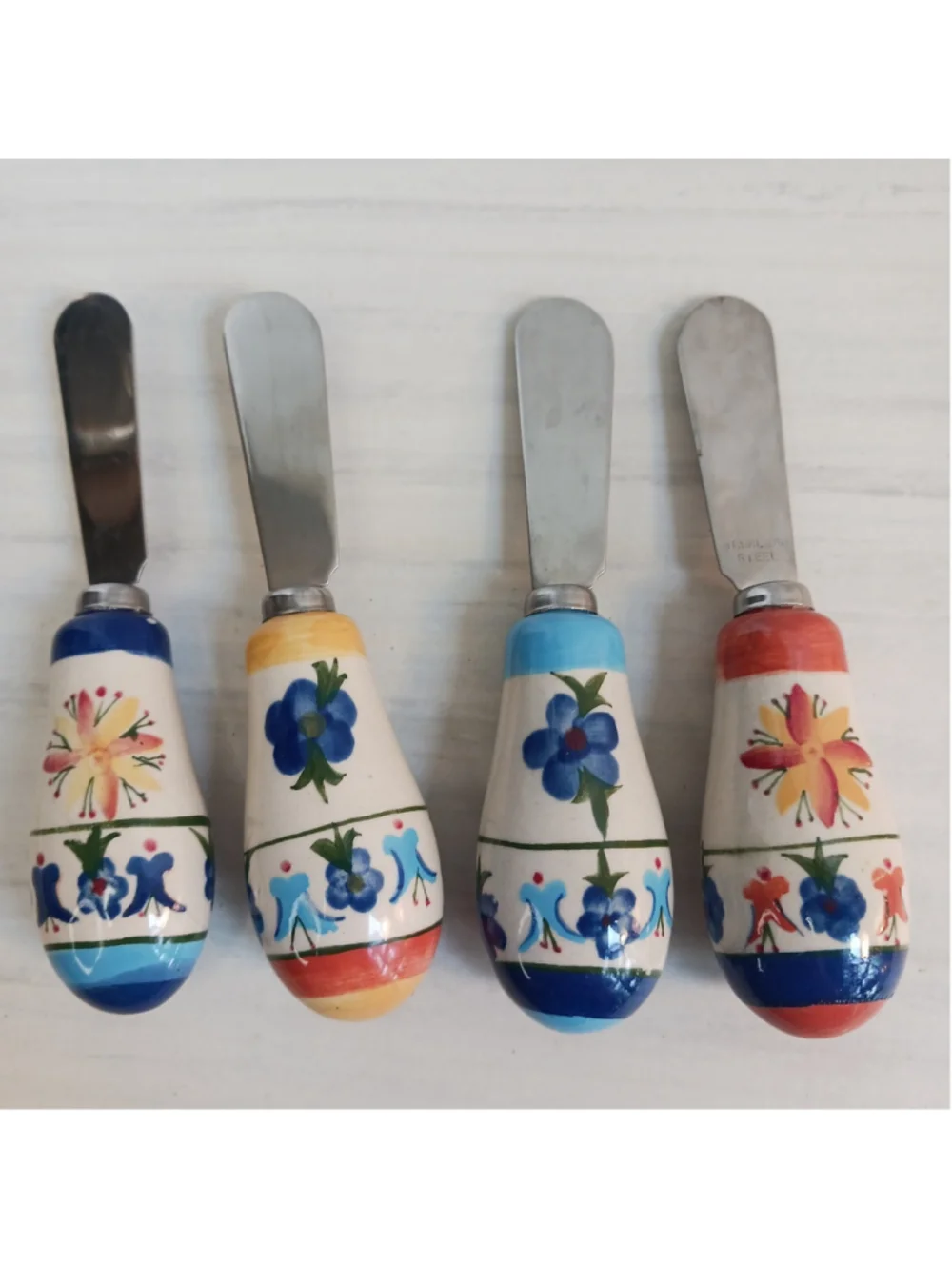 4 Charcuterie Ceramic Handled Hand-painted Cheese Spreader Knives Appetizer Vtg